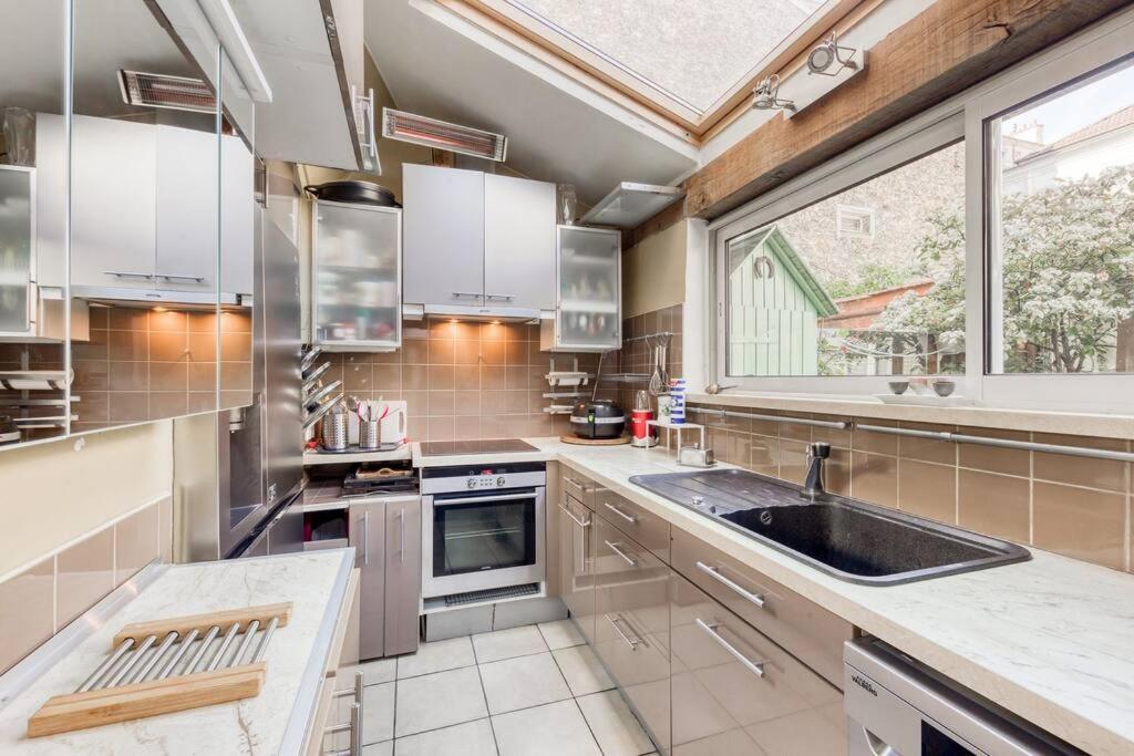 Appartement De Caractere Avec Jardinet Privatif A 1 Min Metro 1, Paris, Disneyland Vincennes Buitenkant foto