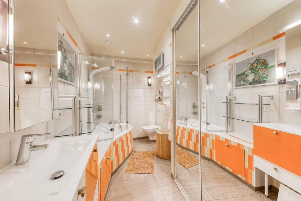 Appartement De Caractere Avec Jardinet Privatif A 1 Min Metro 1, Paris, Disneyland Vincennes Buitenkant foto